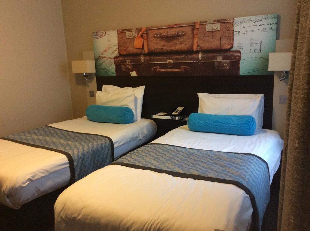 Mercure London Heathrow Airport Hillingdon Dış mekan fotoğraf
