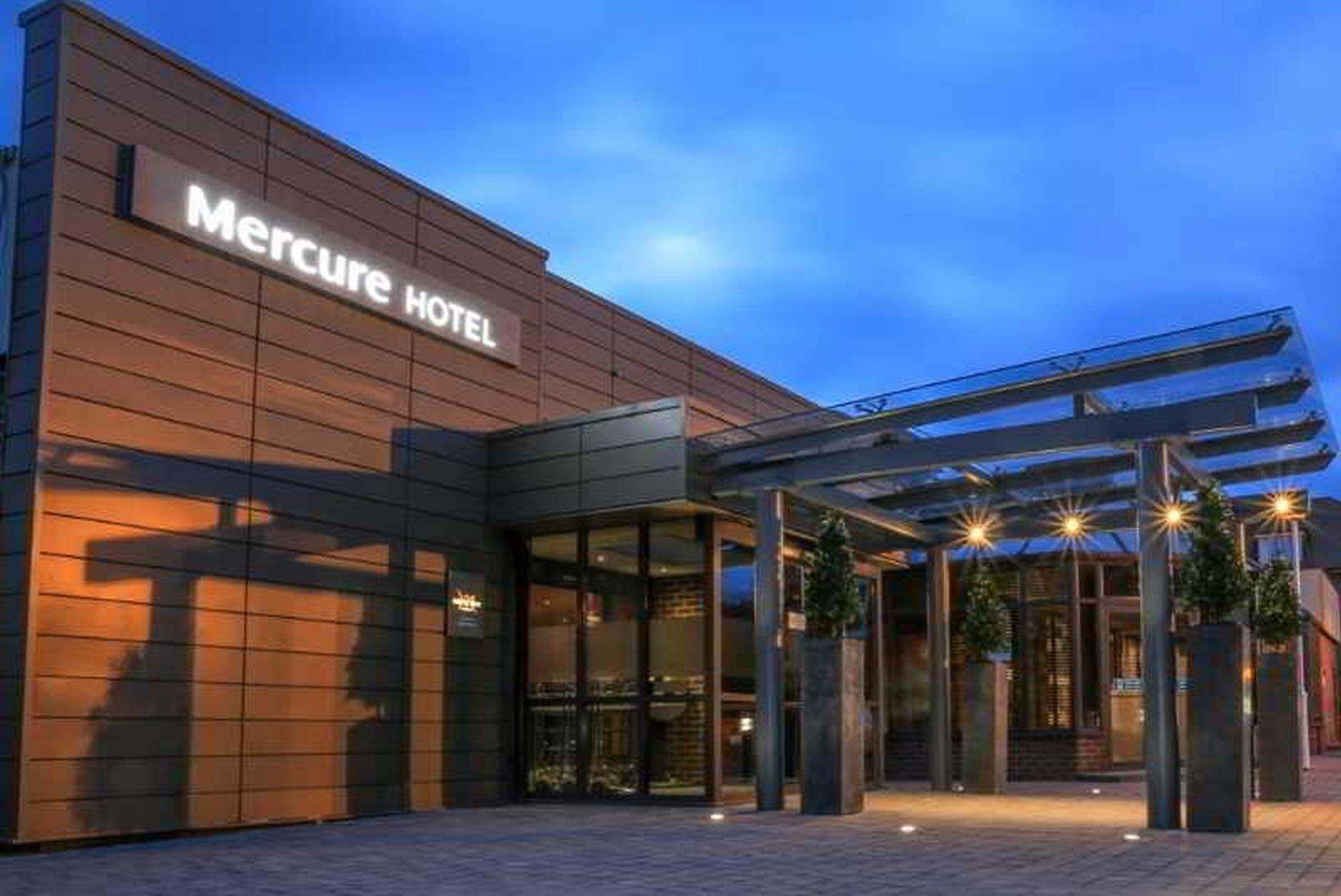 Mercure London Heathrow Airport Hillingdon Dış mekan fotoğraf