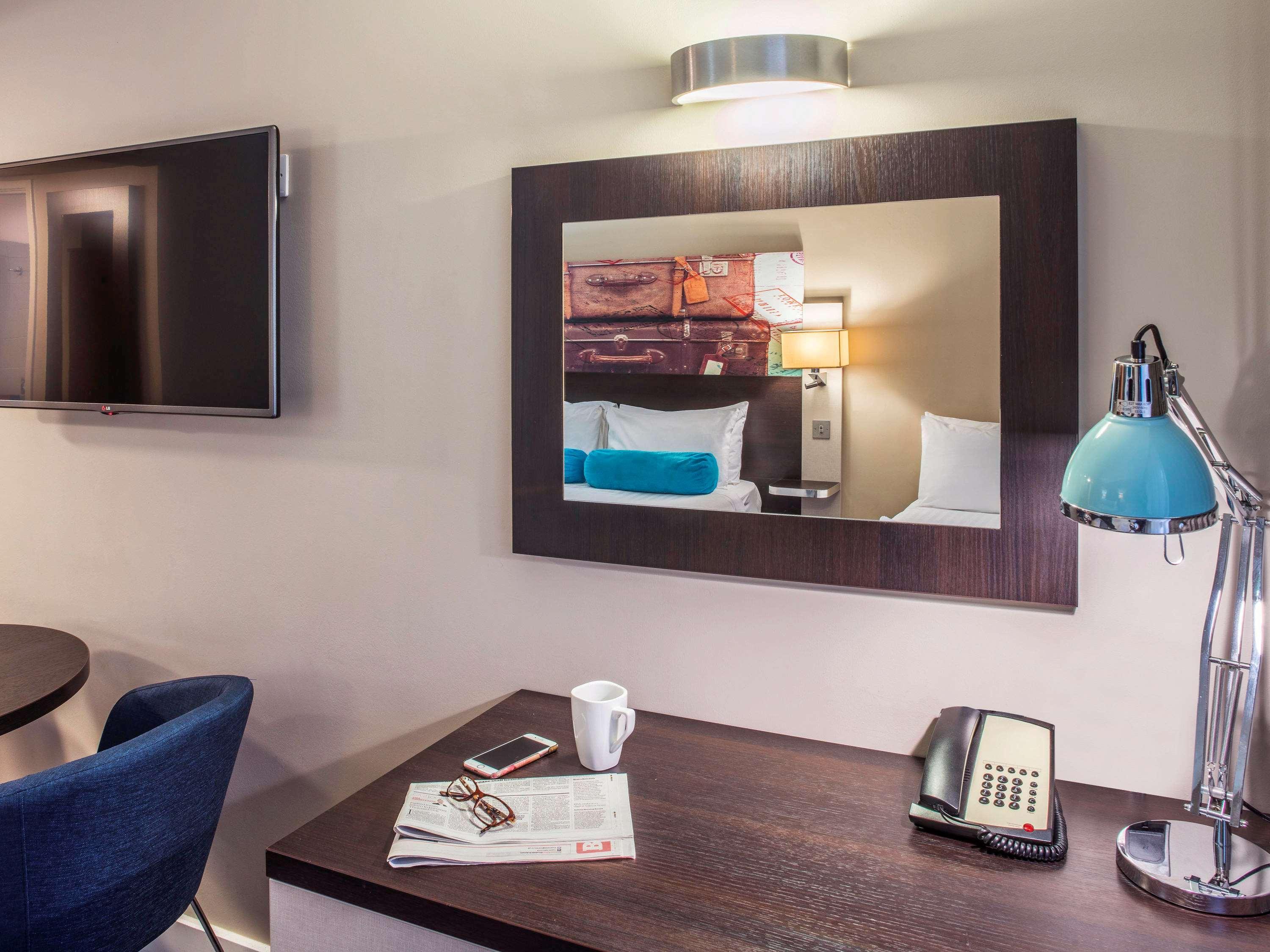 Mercure London Heathrow Airport Hillingdon Dış mekan fotoğraf